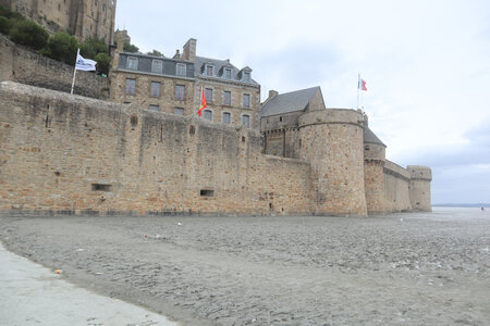 2023 09 19 De Saint-Quentin-sur-le-Homme au Mont-Saint-Michel, IMG_5939 Les remparts sud